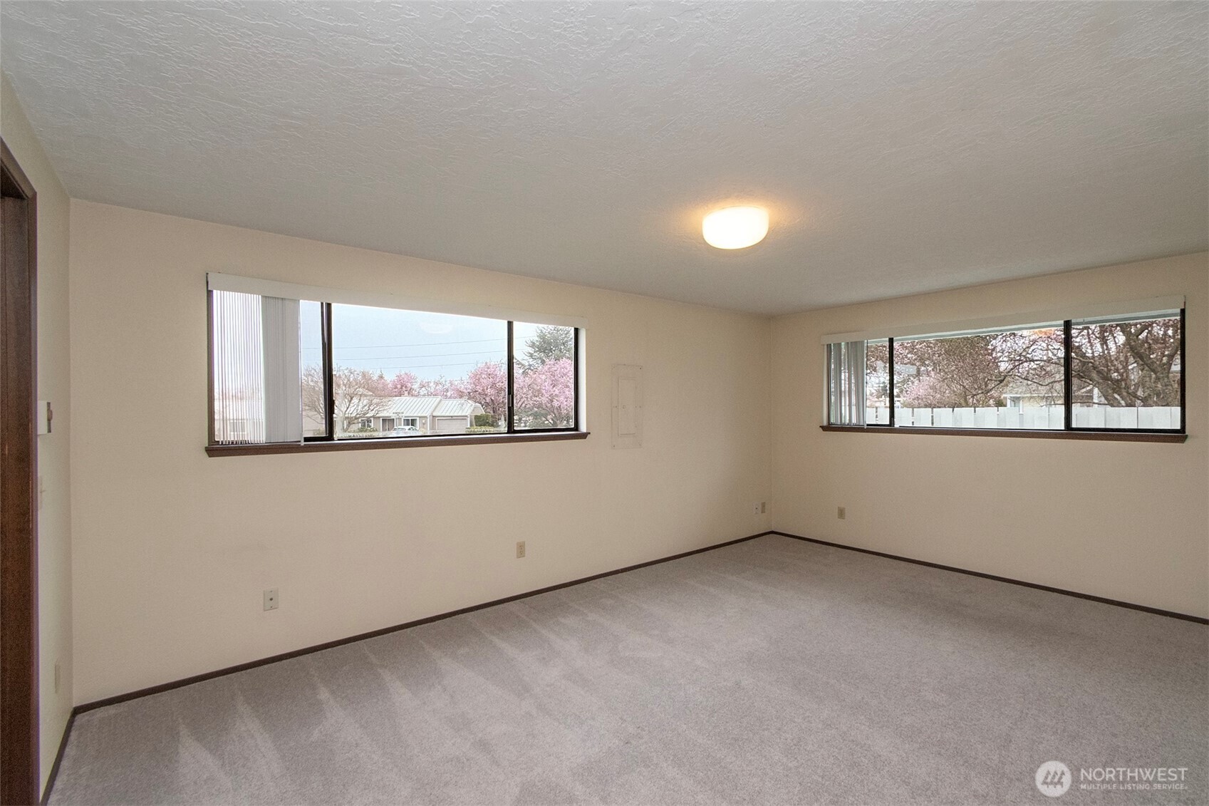 830 N Canterbury Court , Sequim, WA 98382