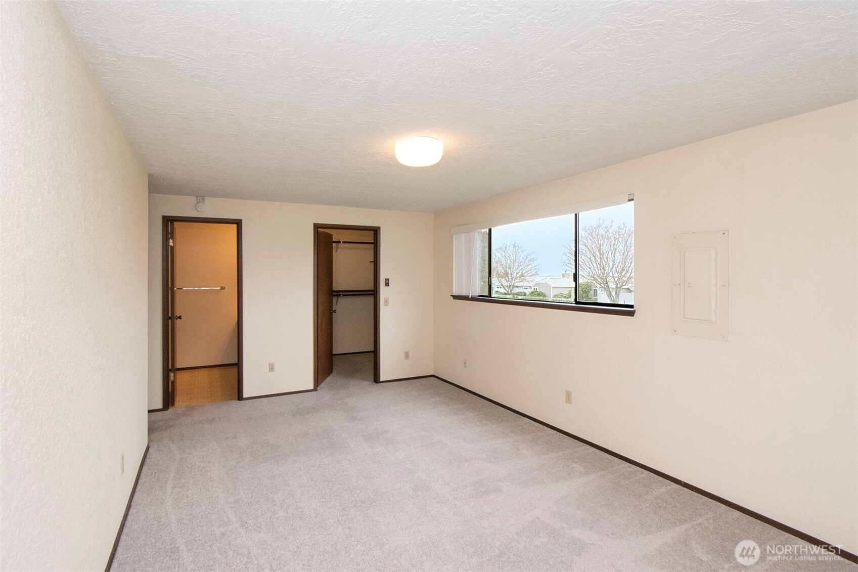 830 N Canterbury Court , Sequim, WA 98382