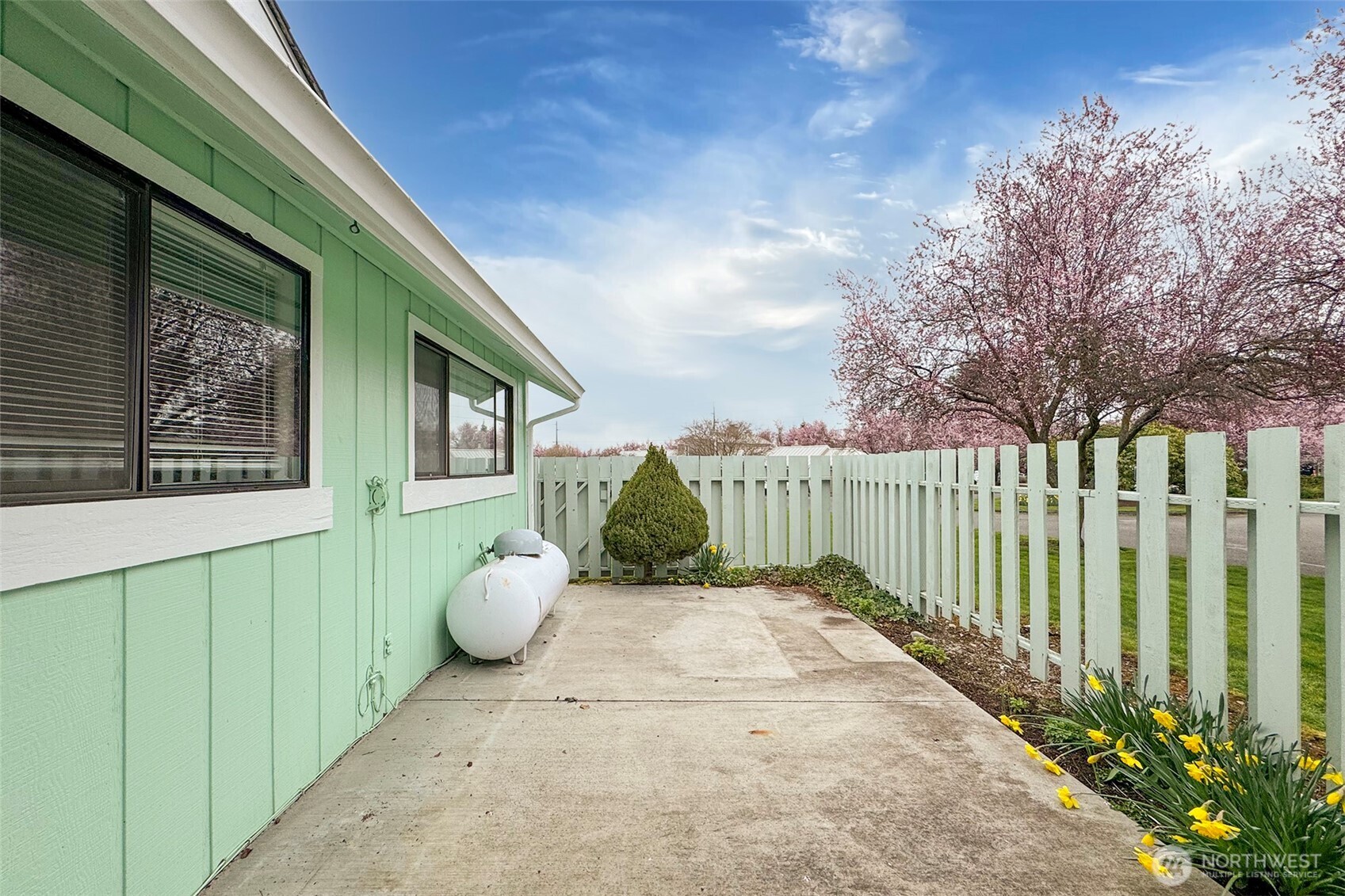 830 N Canterbury Court , Sequim, WA 98382