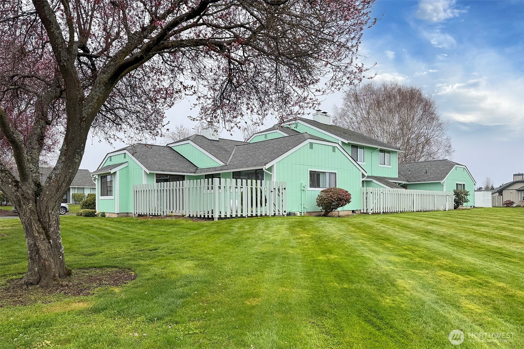 830 N Canterbury Court , Sequim, WA 98382