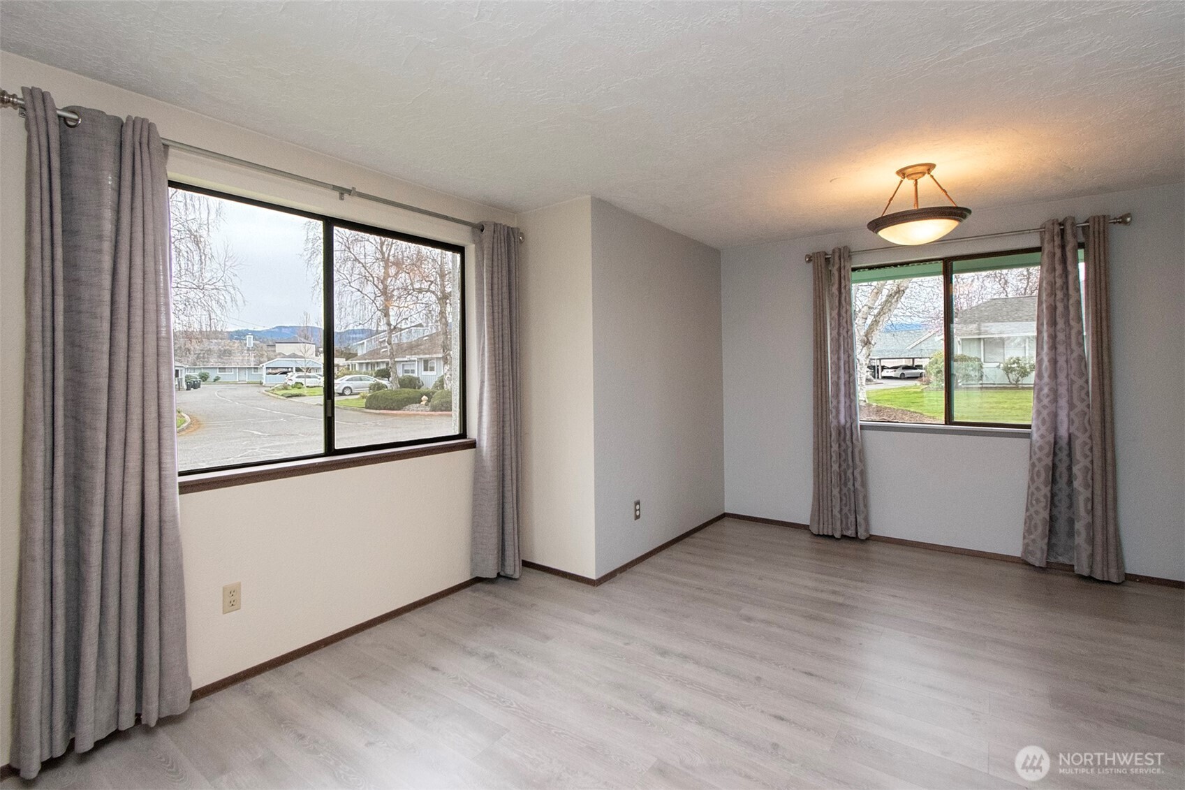 830 N Canterbury Court , Sequim, WA 98382