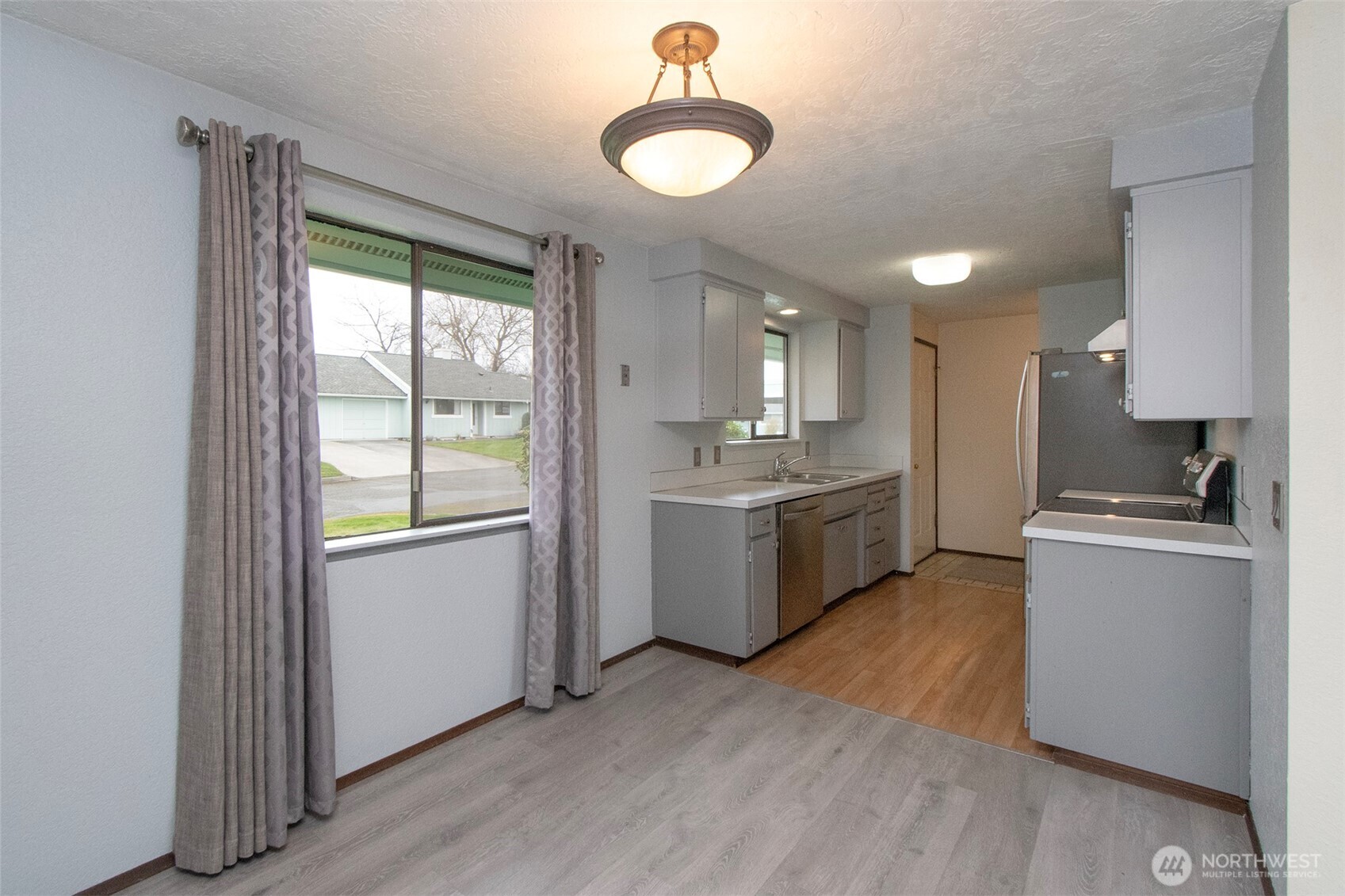 830 N Canterbury Court , Sequim, WA 98382