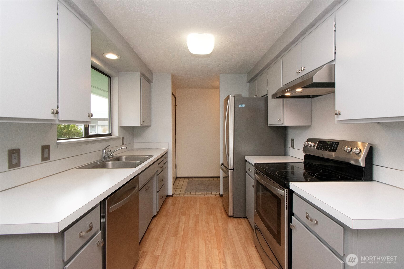 830 N Canterbury Court , Sequim, WA 98382