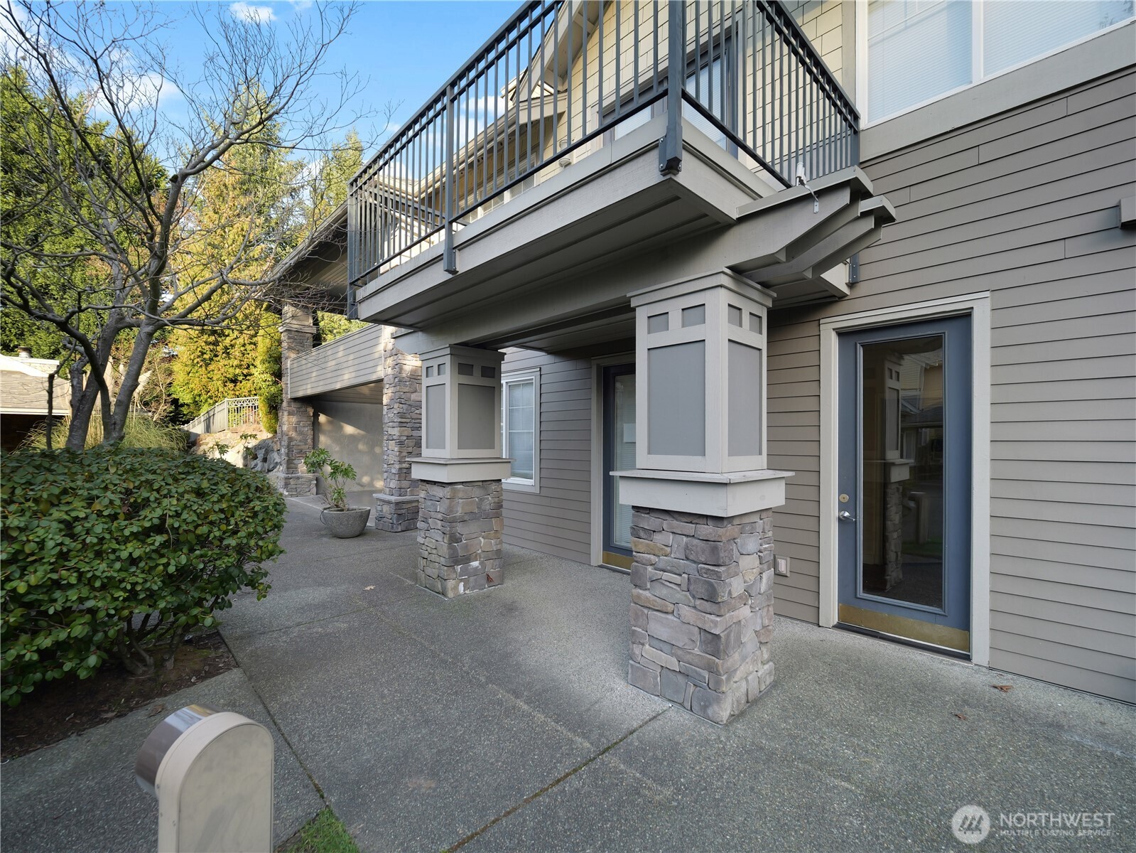 9205 122nd Court NE #6, Kirkland, WA 98033
