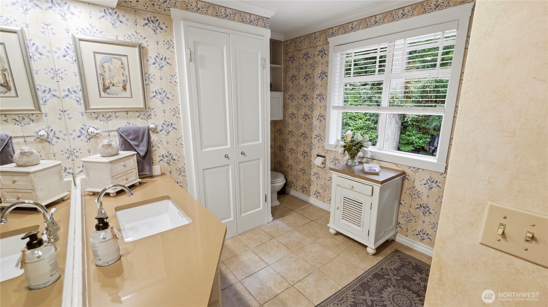 10506 Robin Hood Drive , Edmonds, WA 98020