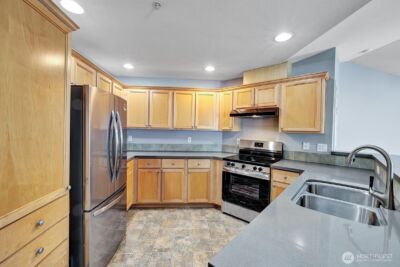 10515 221st Lane NE #202, Redmond, WA 98053-2013 - Photo 5