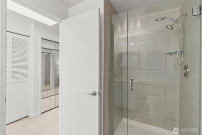 10 143rd Avenue SE, Bellevue, WA 98007 - Photo 17