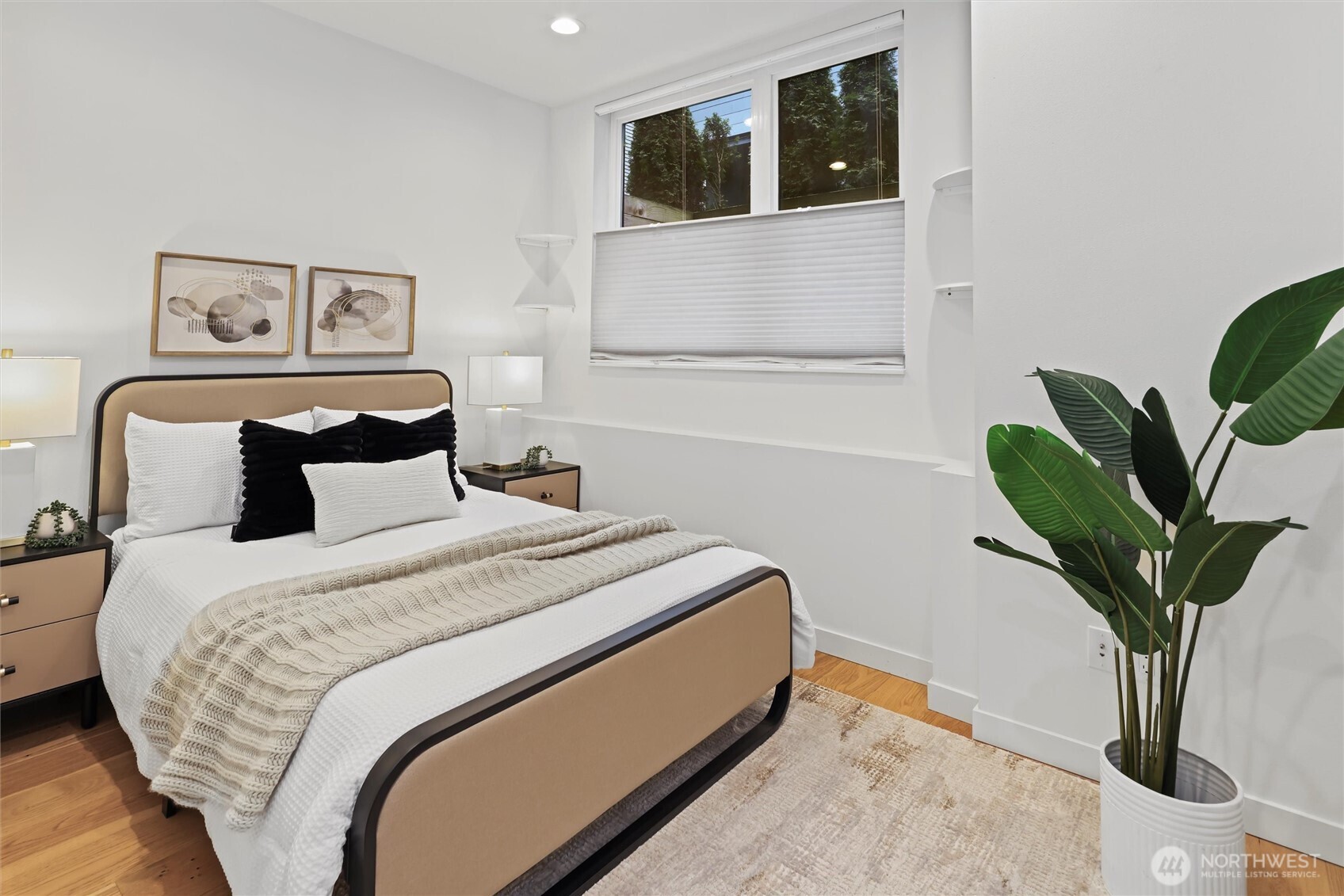 609 15th Avenue E, Seattle, WA 98112