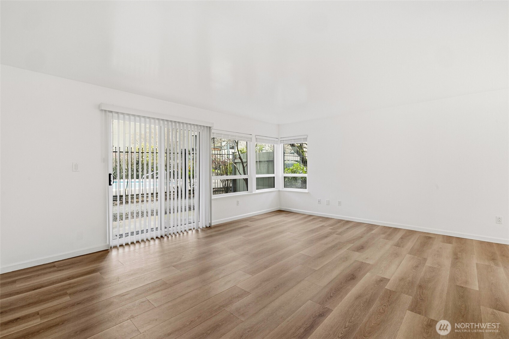 18906 8th Avenue NW #115, Shoreline, WA 98177