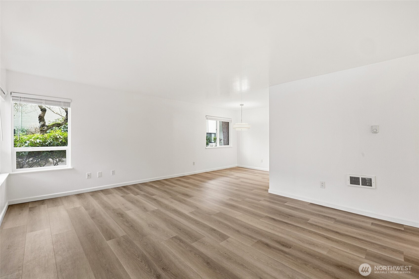 18906 8th Avenue NW #115, Shoreline, WA 98177