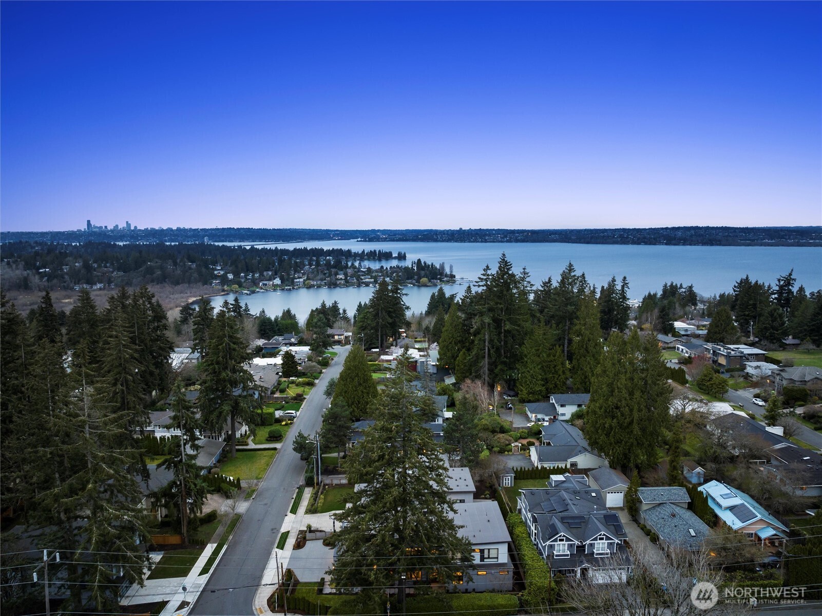 4605 108th Avenue NE, Kirkland, WA 98033
