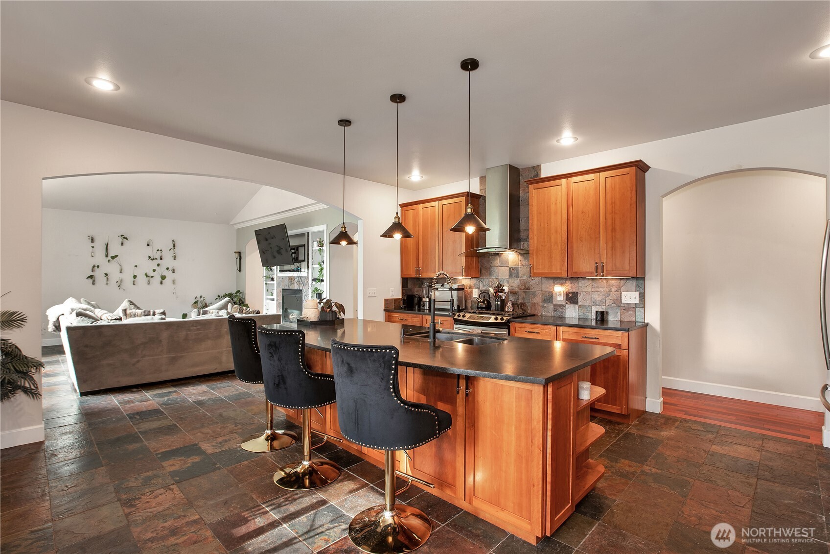 2744 Carpenter Road SE, Lacey, WA 98503