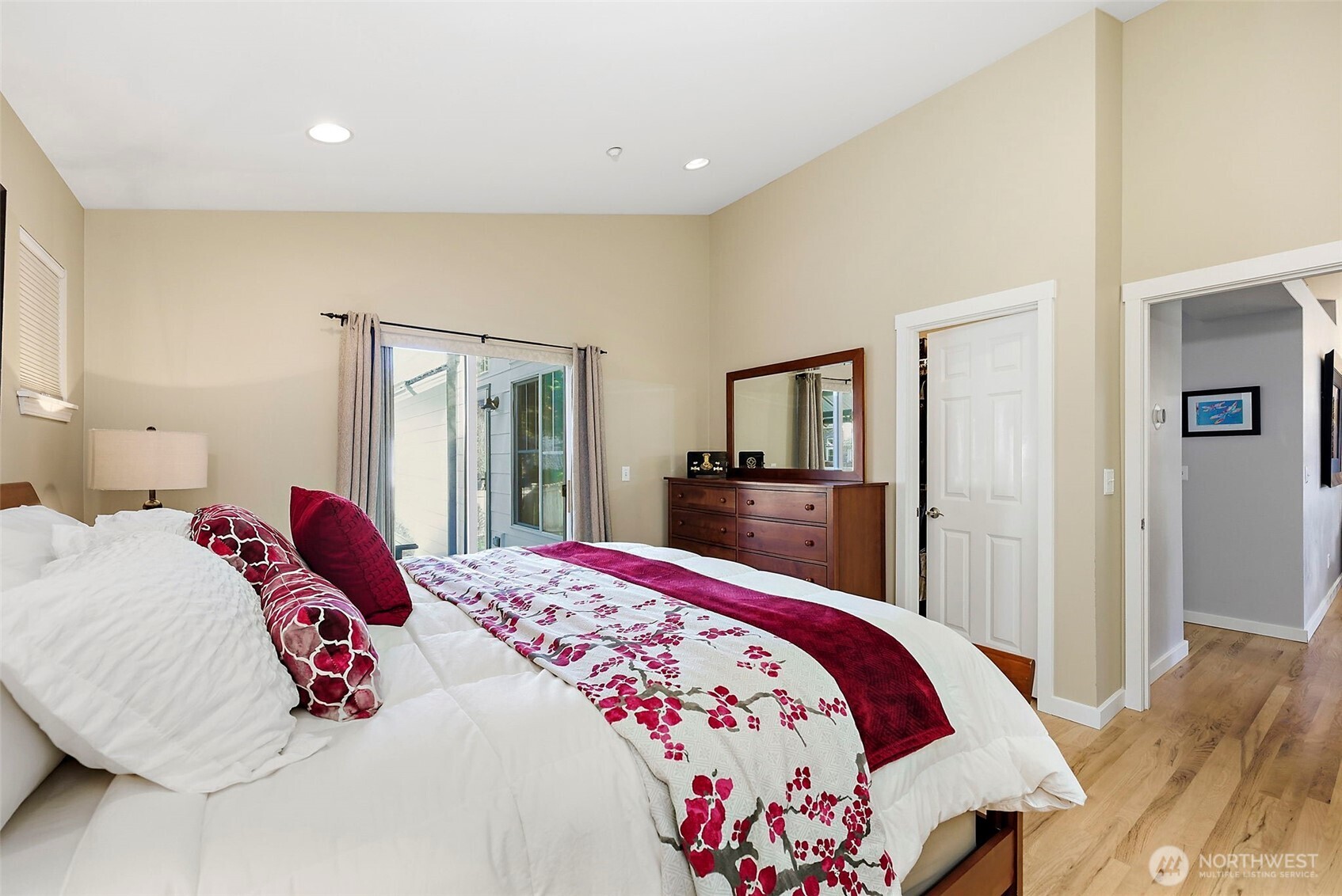 2253 McDonald Avenue , Dupont, WA 98327