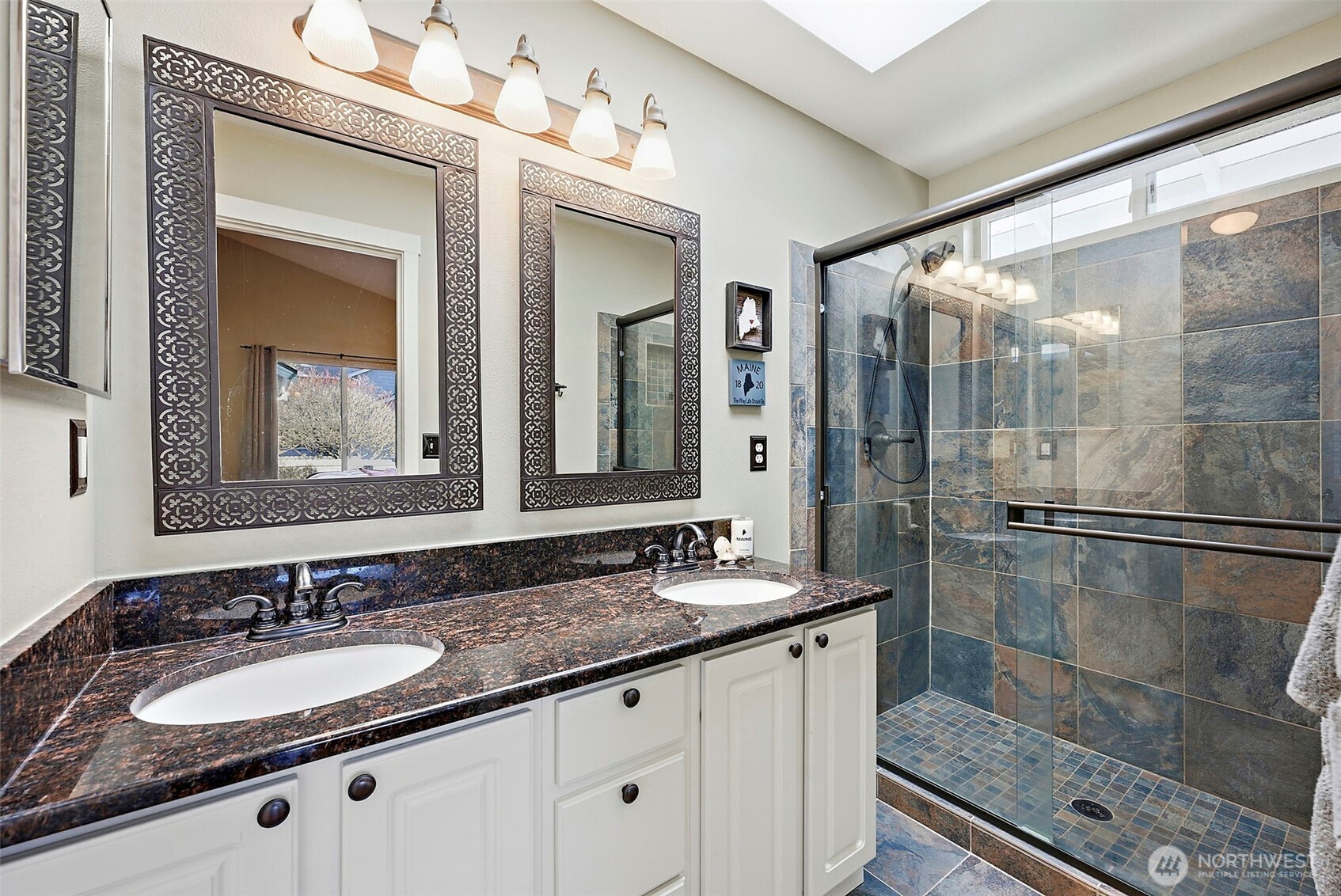 2253 McDonald Avenue , Dupont, WA 98327