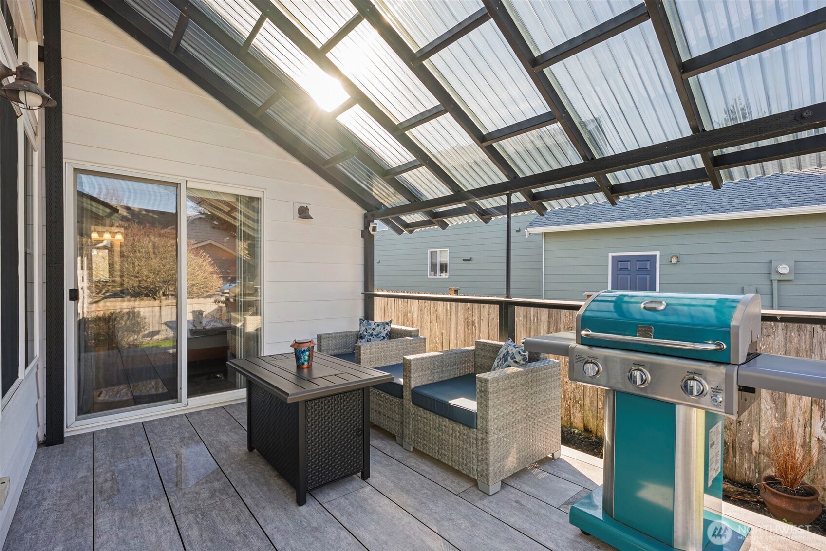 2253 McDonald Avenue , Dupont, WA 98327