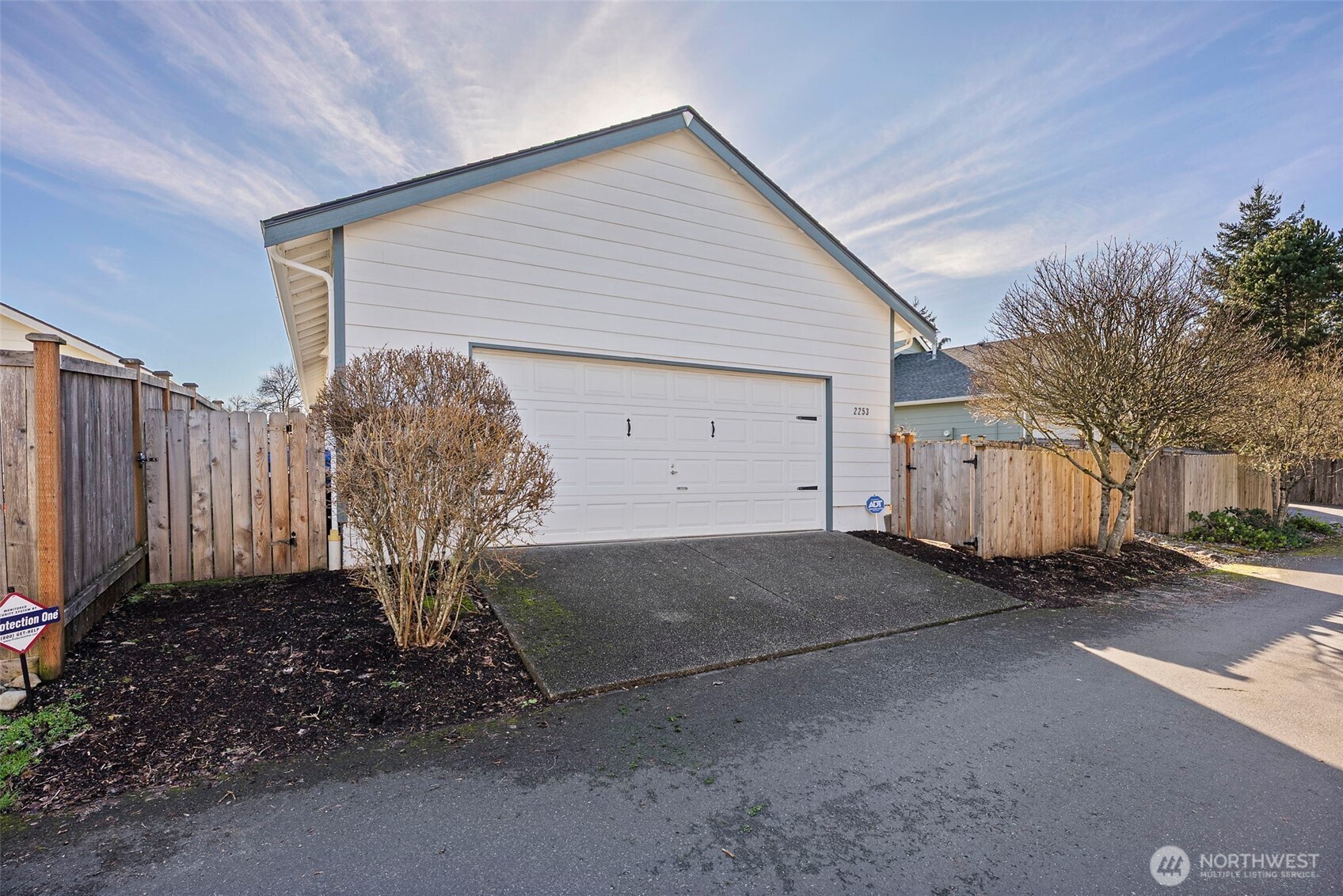 2253 McDonald Avenue , Dupont, WA 98327