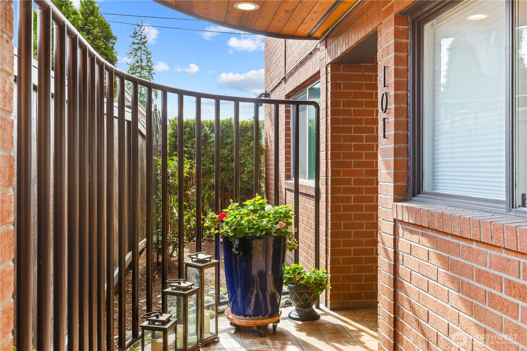 311 S 2nd Street #101, Kirkland, WA 98033