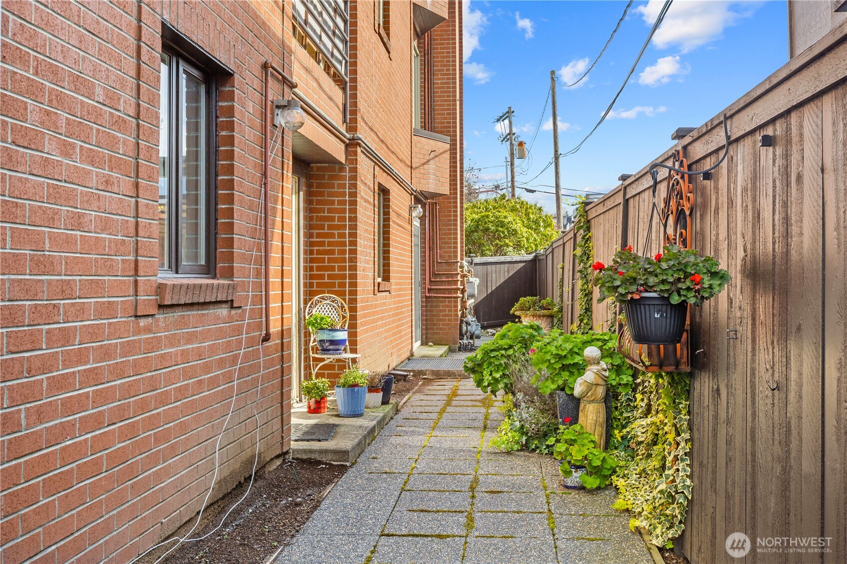 311 S 2nd Street #101, Kirkland, WA 98033