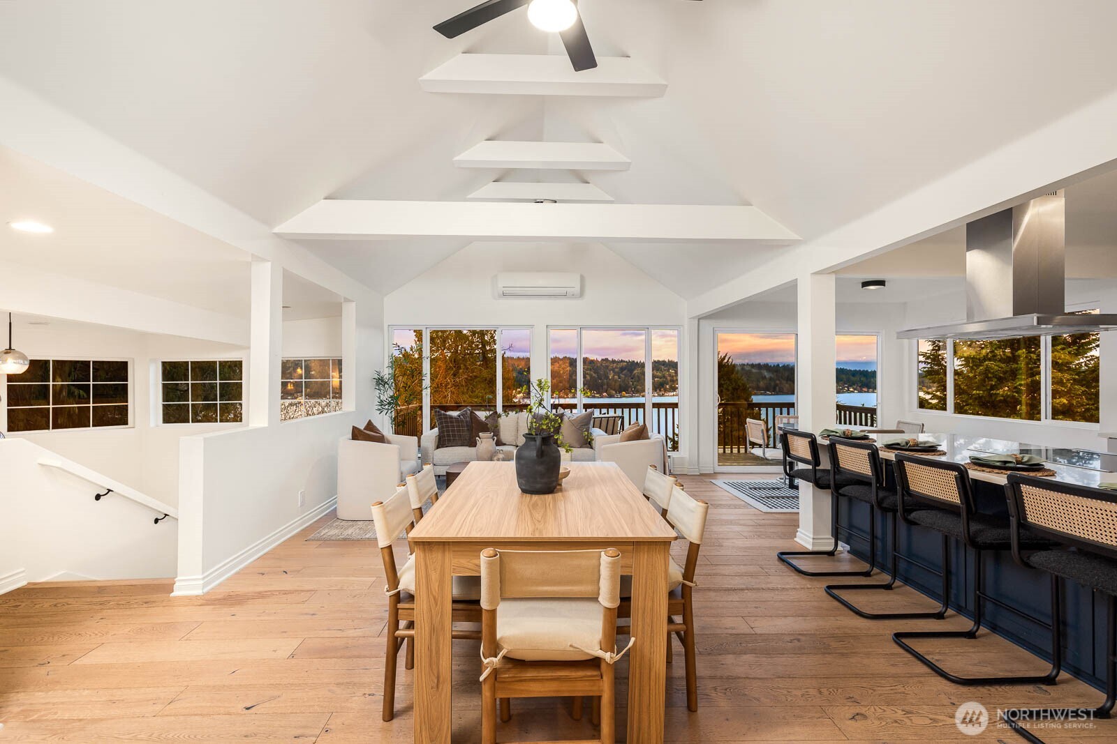 11753 Lakeside Avenue NE, Seattle, WA 98125