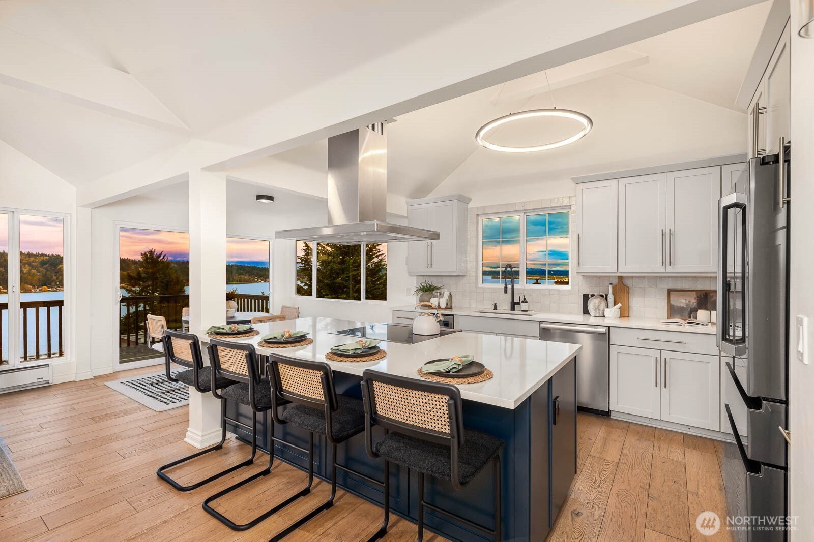 11753 Lakeside Avenue NE, Seattle, WA 98125