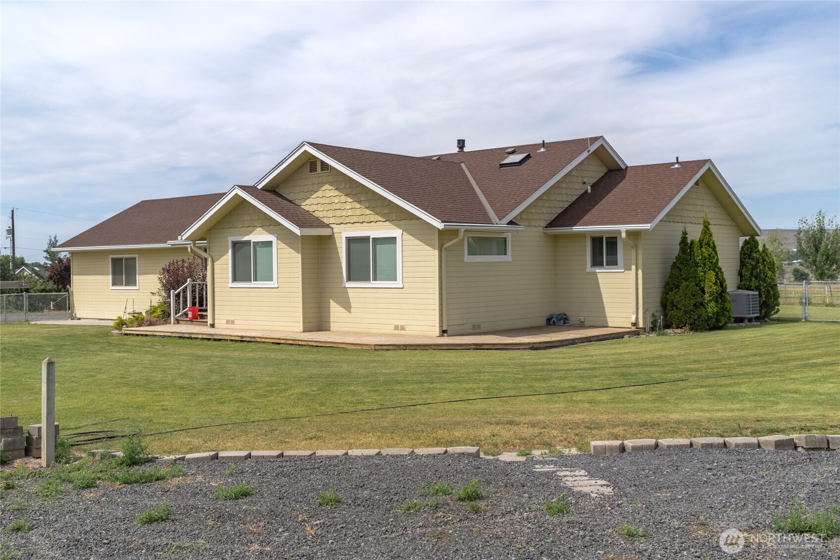 19627 Road A NE, Soap Lake, WA 98851