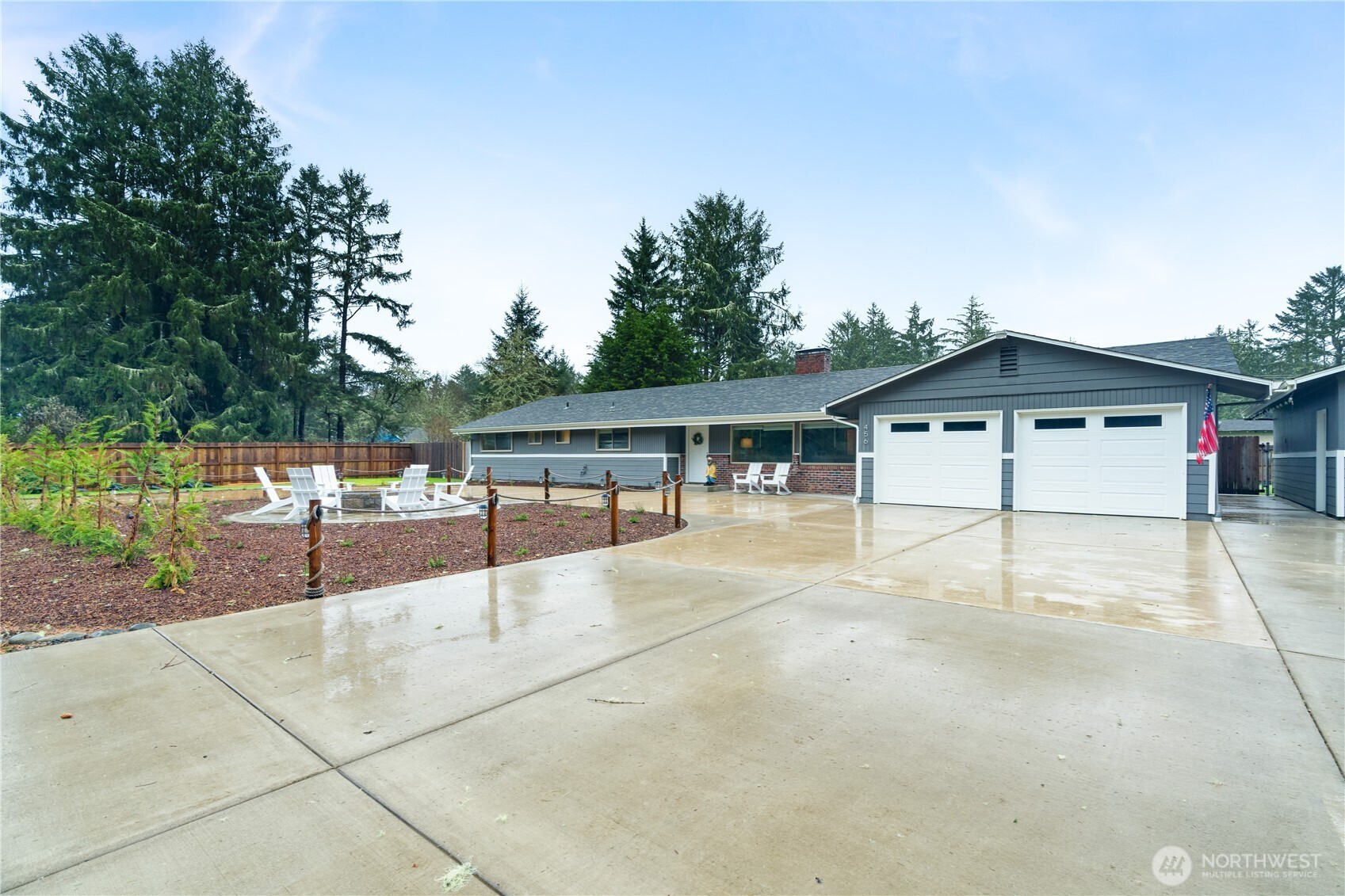 456 Snahapish Avenue SE, Ocean Shores, WA 98569