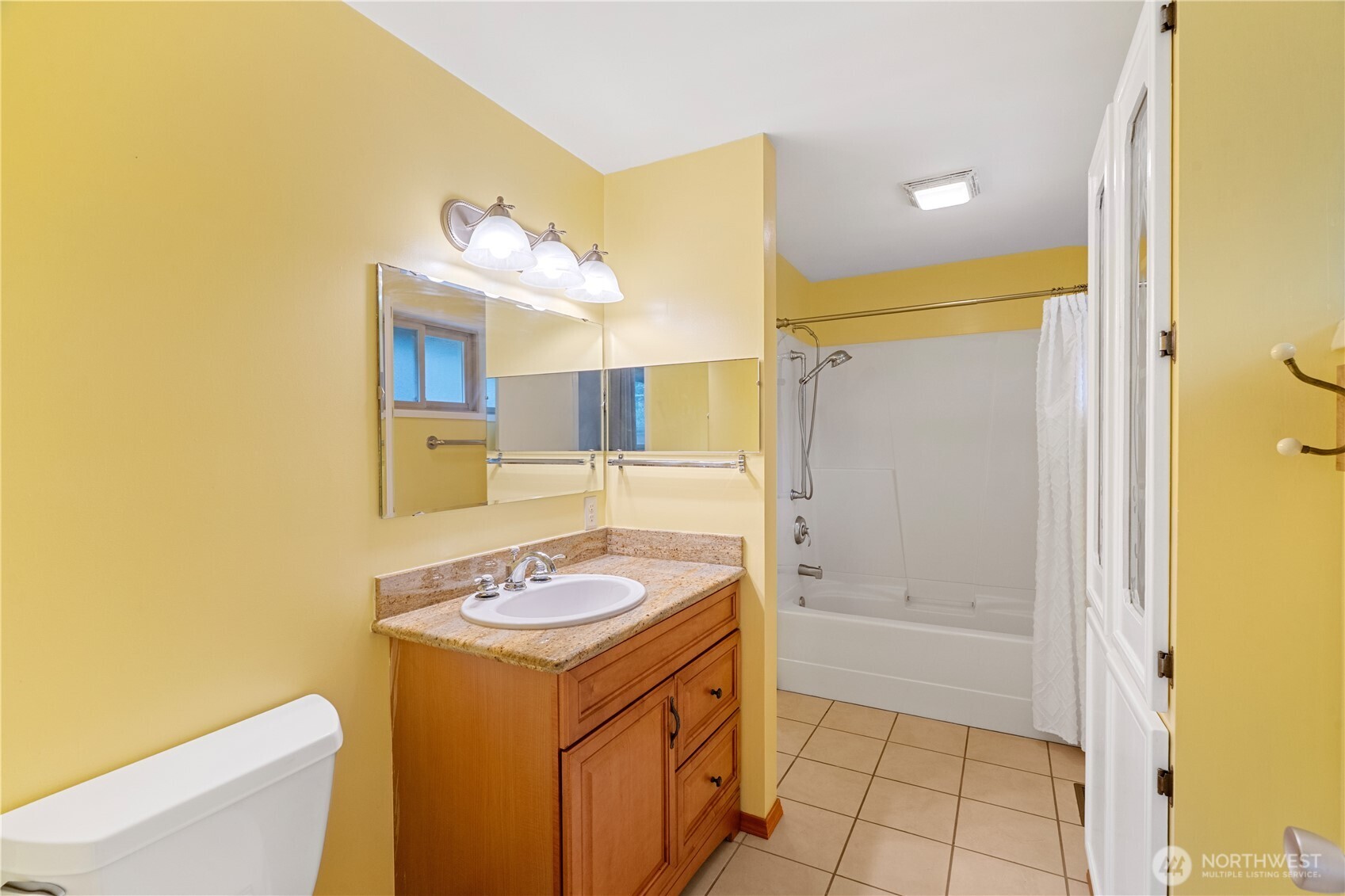 456 Snahapish Avenue SE, Ocean Shores, WA 98569