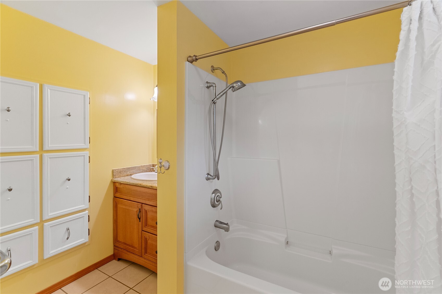 456 Snahapish Avenue SE, Ocean Shores, WA 98569