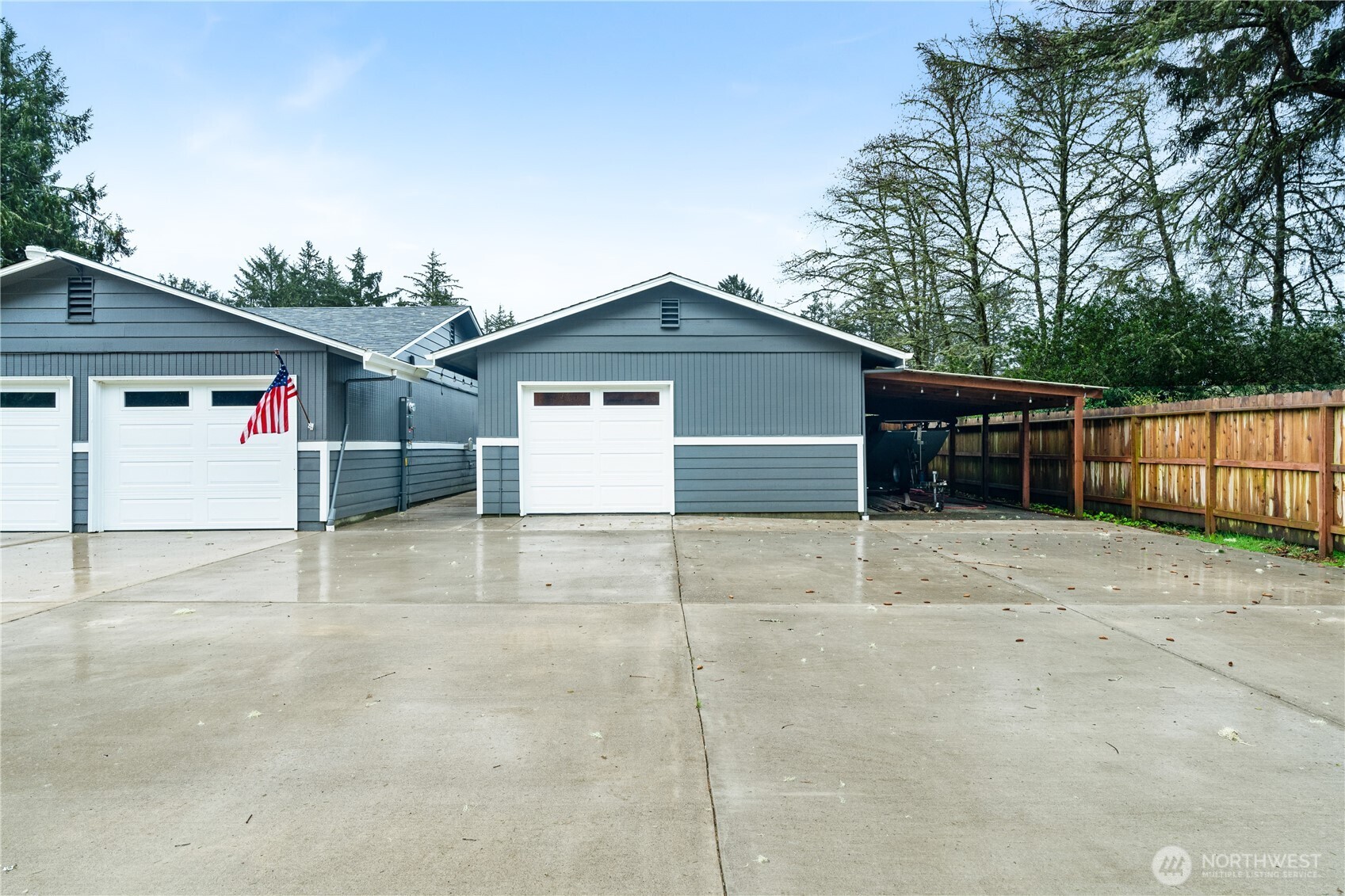 456 Snahapish Avenue SE, Ocean Shores, WA 98569