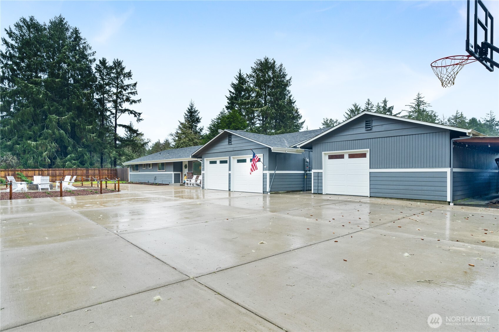 456 Snahapish Avenue SE, Ocean Shores, WA 98569