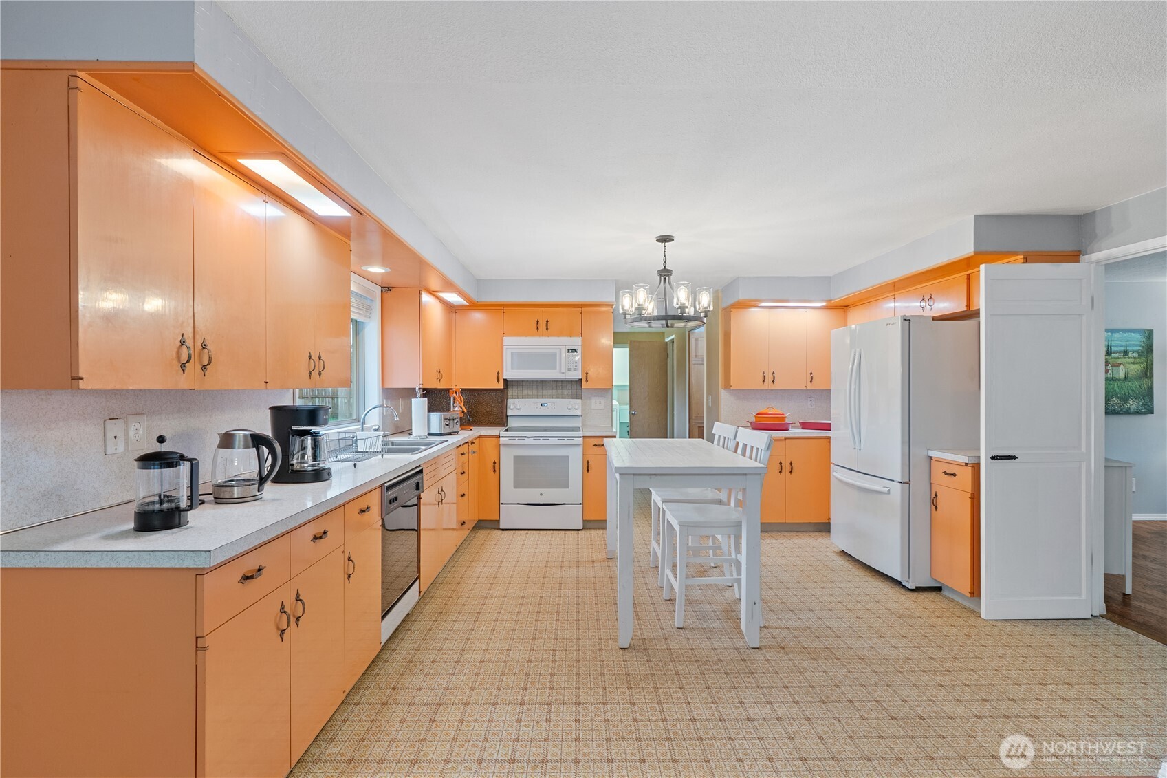 456 Snahapish Avenue SE, Ocean Shores, WA 98569