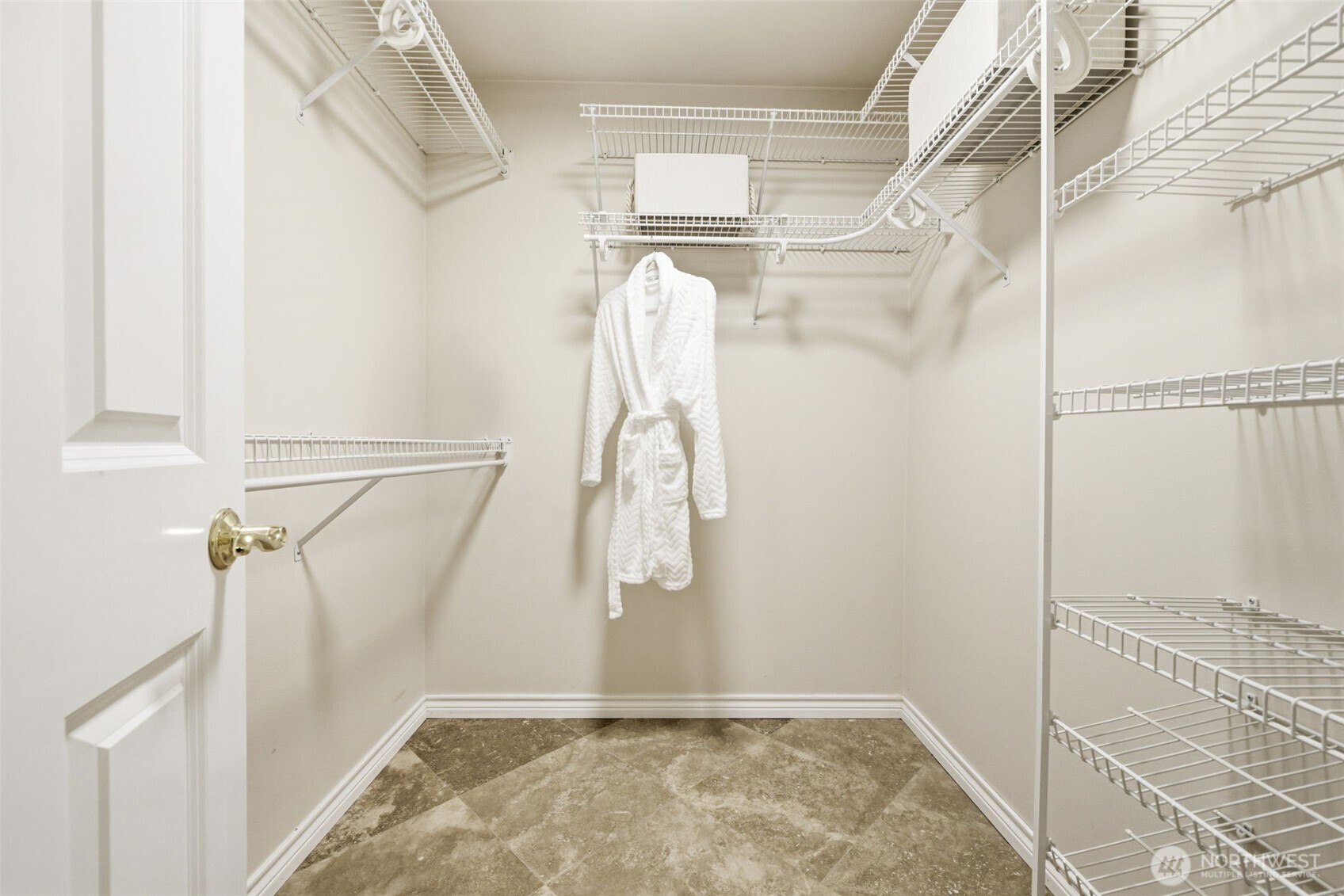 1600 Alki Avenue SW #202, Seattle, WA 98116