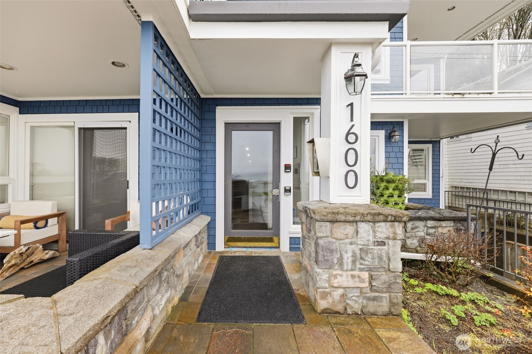 1600 Alki Avenue SW #202, Seattle, WA 98116