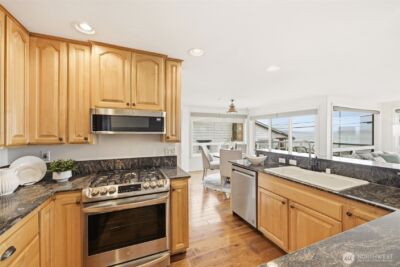 1600 Alki Avenue SW #202, Seattle, WA 98116 - Photo 9