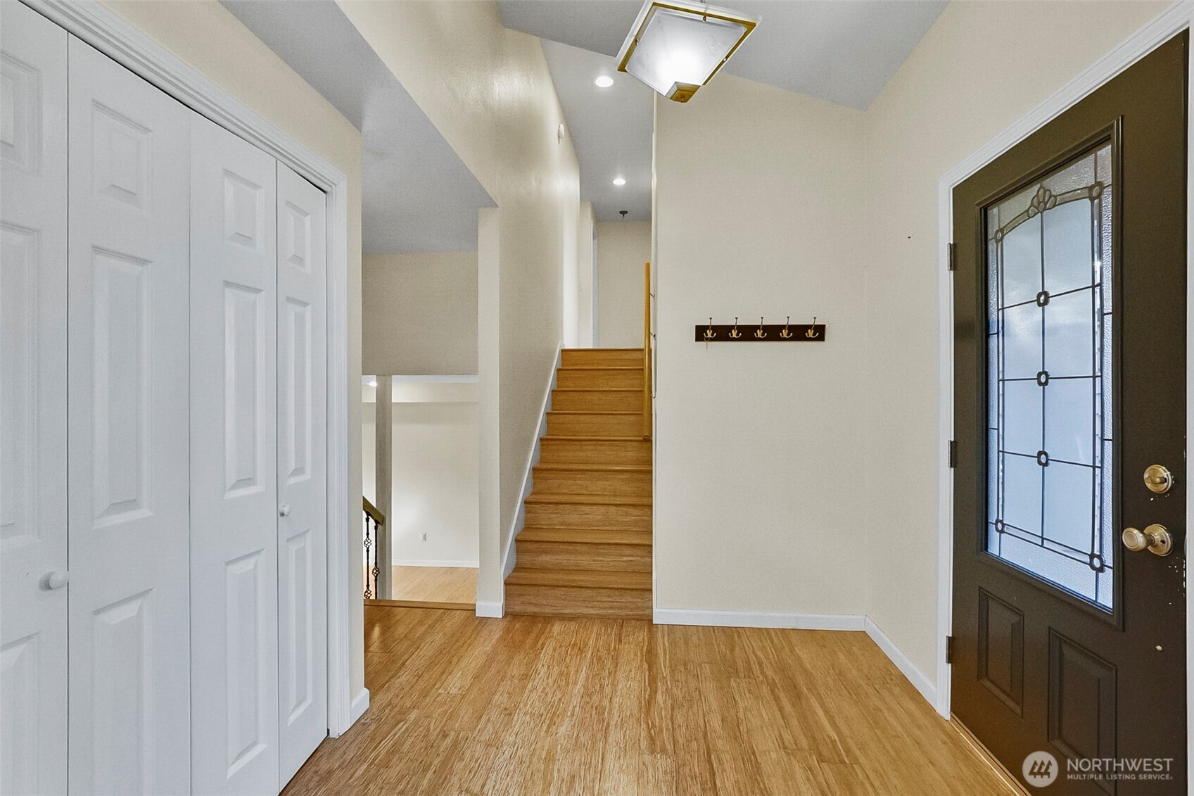 13009 SE 49th Street , Bellevue, WA 98006