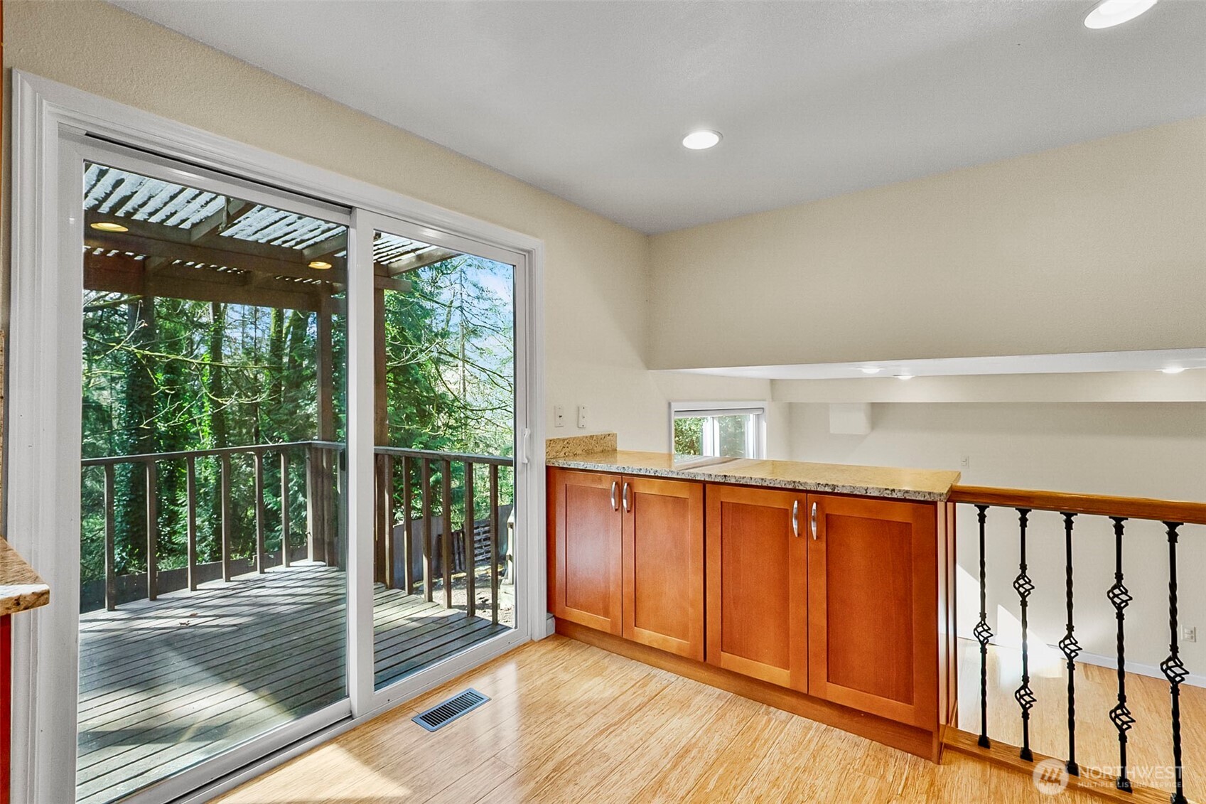 13009 SE 49th Street , Bellevue, WA 98006