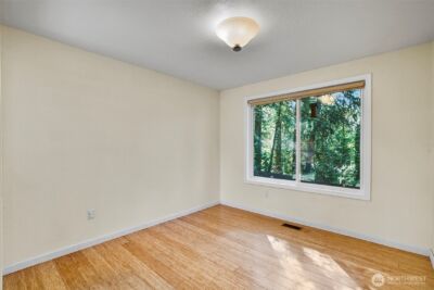 13009 SE 49th Street , Bellevue, WA 98006 - Photo 14