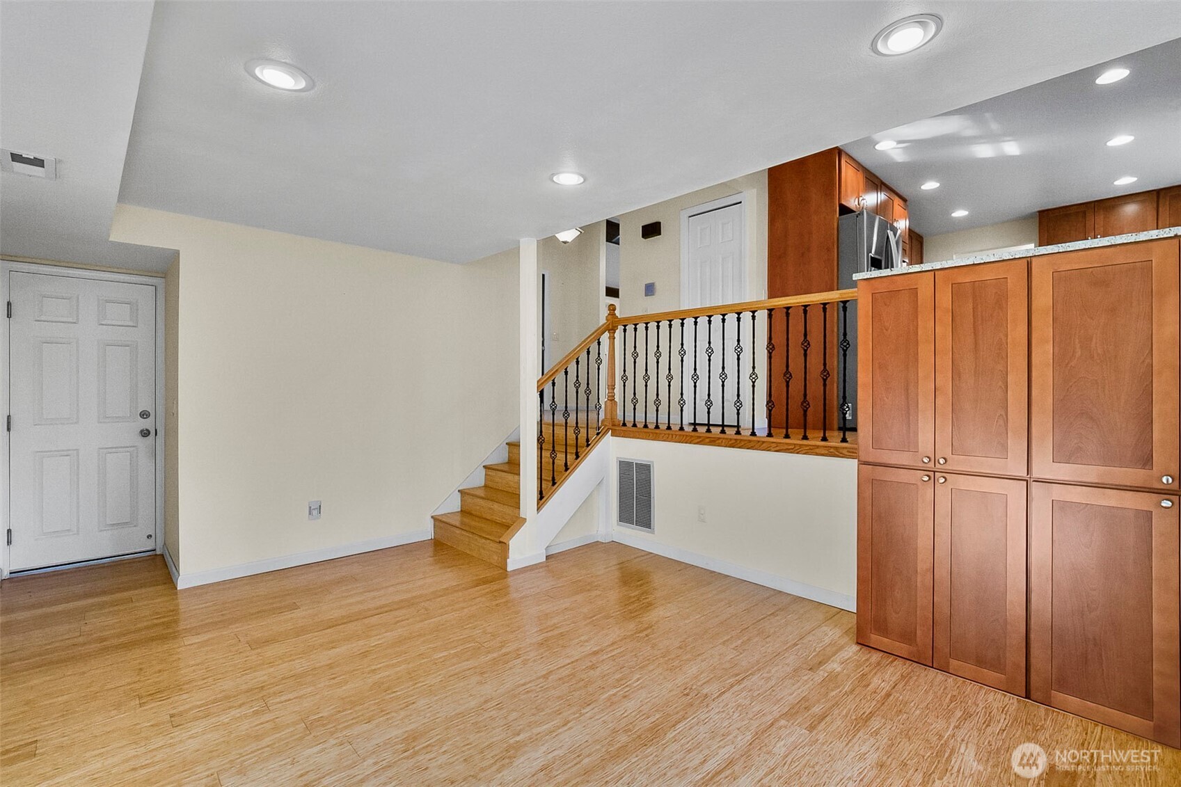 13009 SE 49th Street , Bellevue, WA 98006