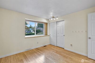 13009 SE 49th Street , Bellevue, WA 98006 - Photo 24