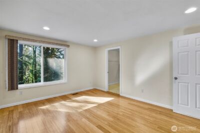 13009 SE 49th Street , Bellevue, WA 98006 - Photo 27