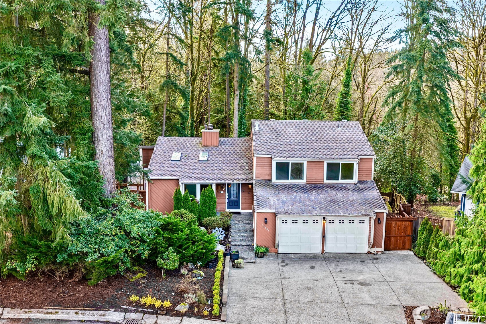 13009 SE 49th Street , Bellevue, WA 98006