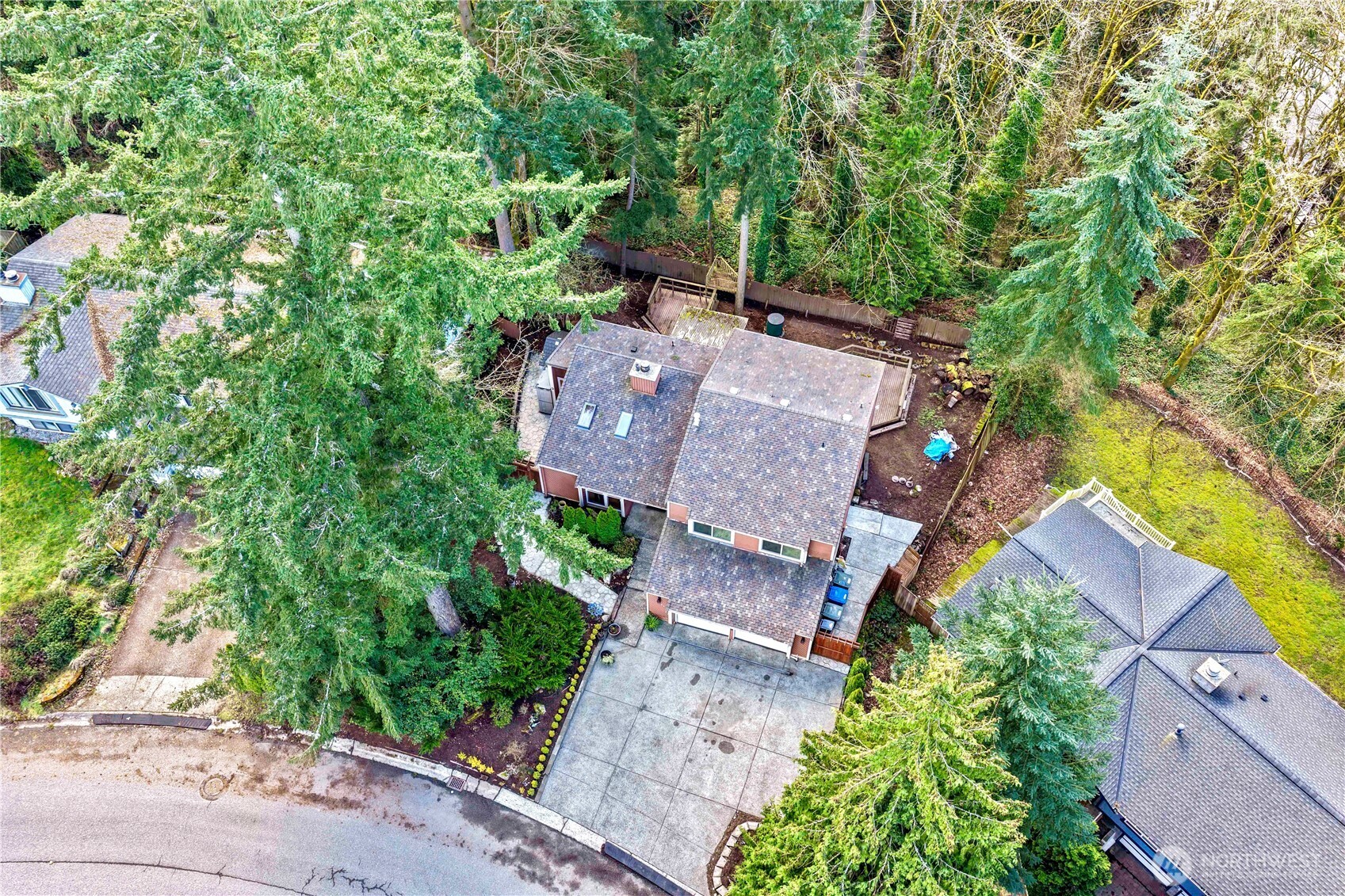 13009 SE 49th Street , Bellevue, WA 98006