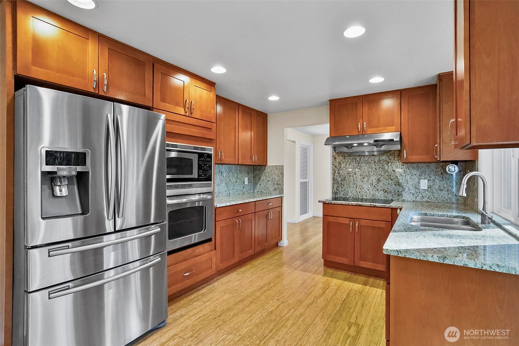 13009 SE 49th Street , Bellevue, WA 98006