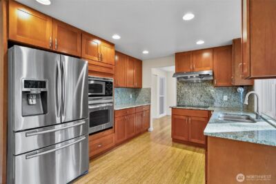 13009 SE 49th Street , Bellevue, WA 98006 - Photo 7