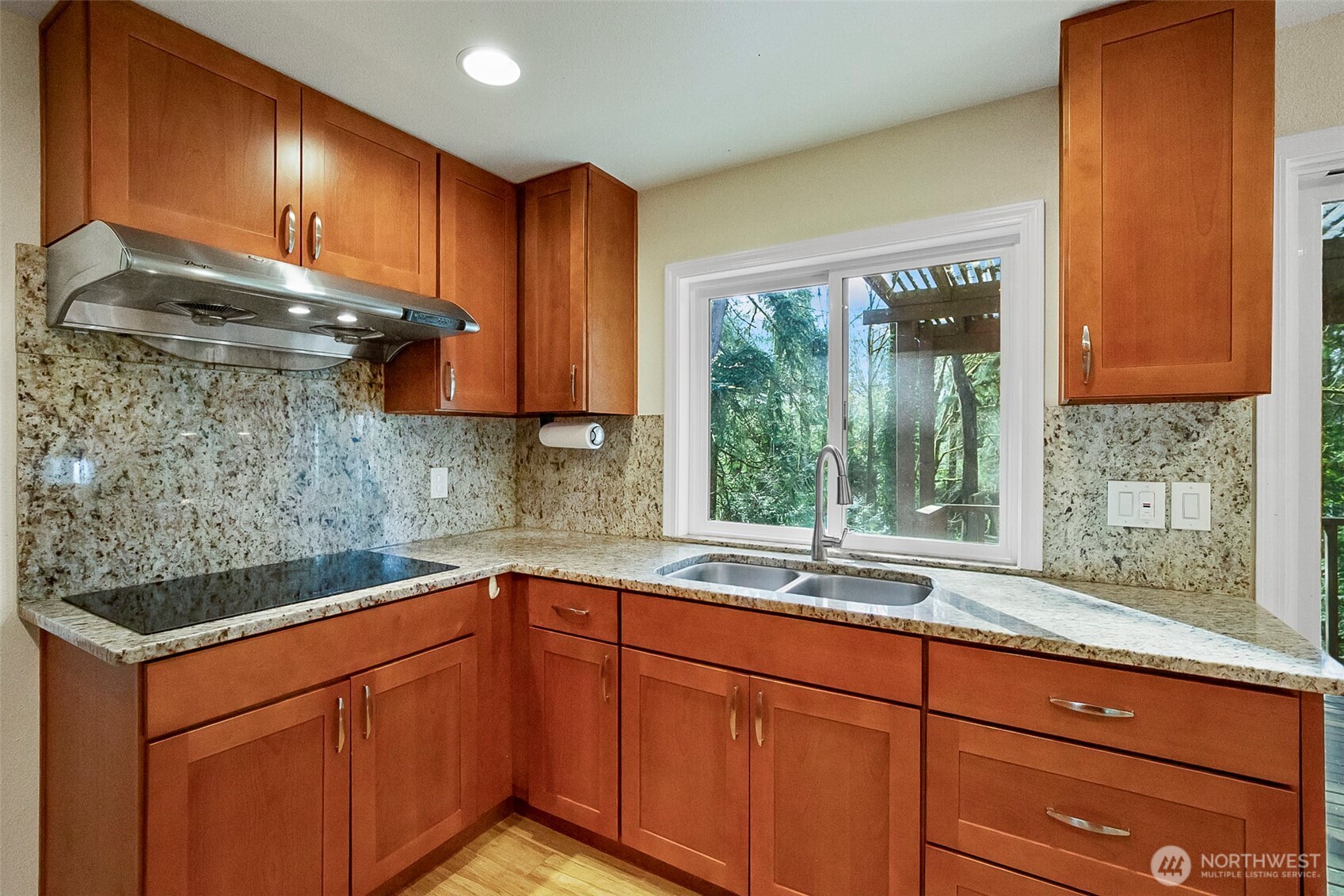 13009 SE 49th Street , Bellevue, WA 98006