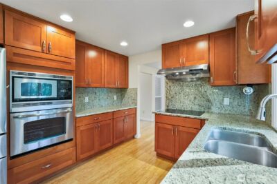 13009 SE 49th Street , Bellevue, WA 98006 - Photo 9