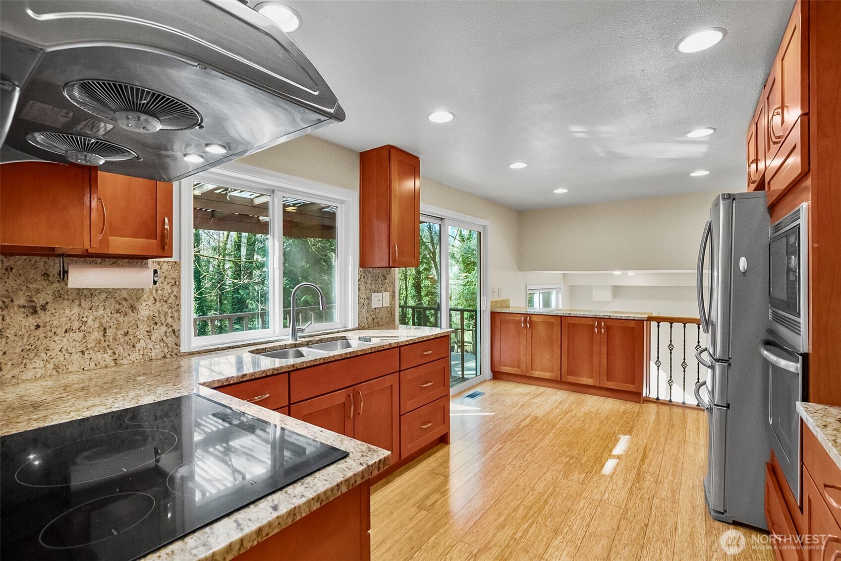 13009 SE 49th Street , Bellevue, WA 98006