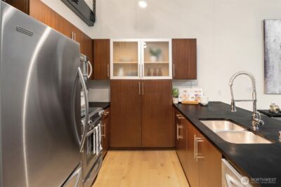 401 9th Avenue N #102, Seattle, WA 98109 - Photo 11