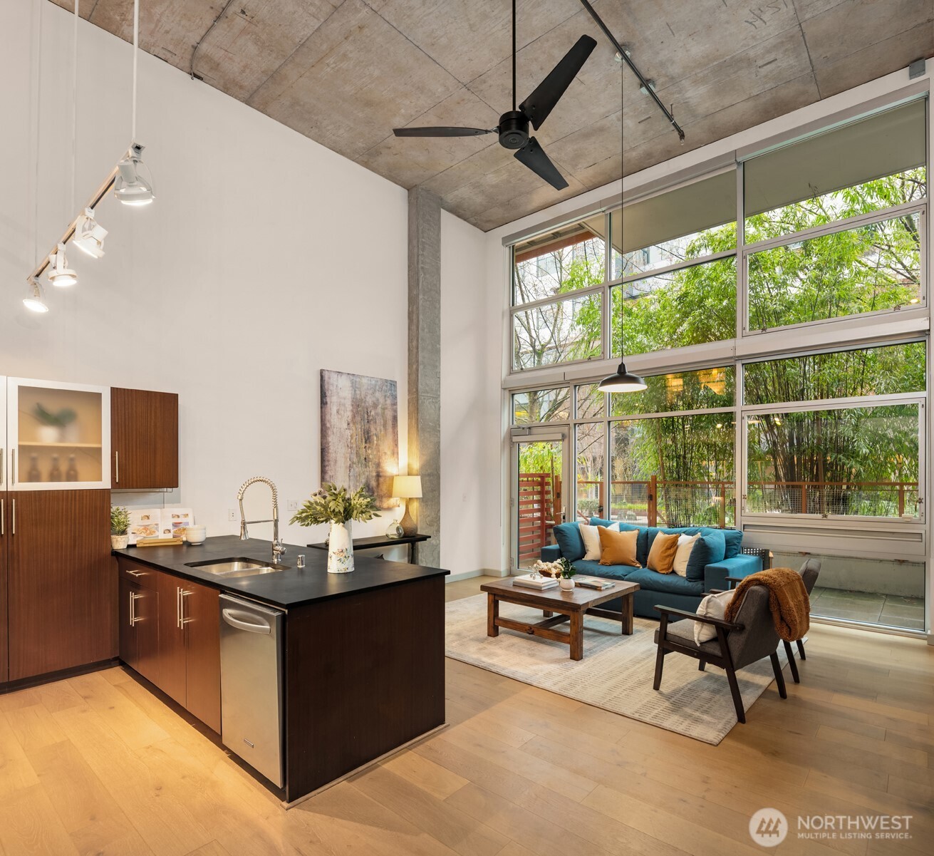 401 9th Avenue N #102, Seattle, WA 98109