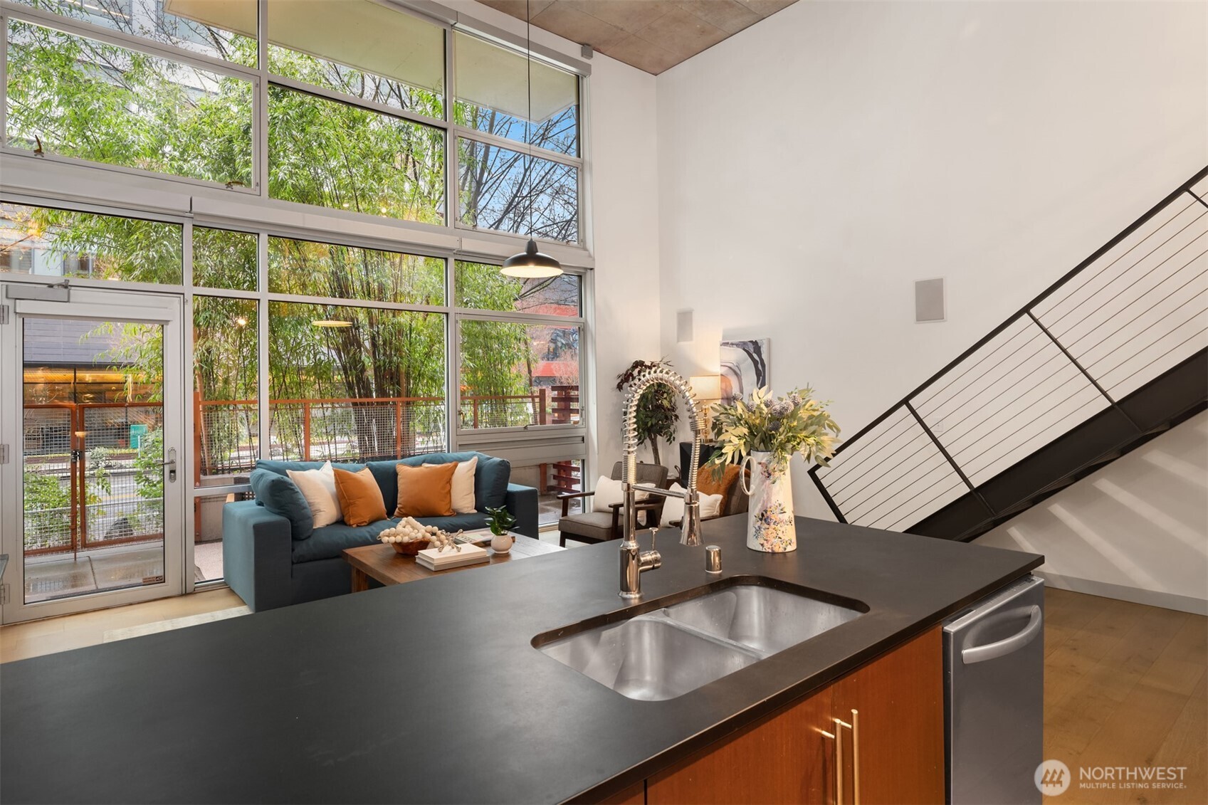 401 9th Avenue N #102, Seattle, WA 98109